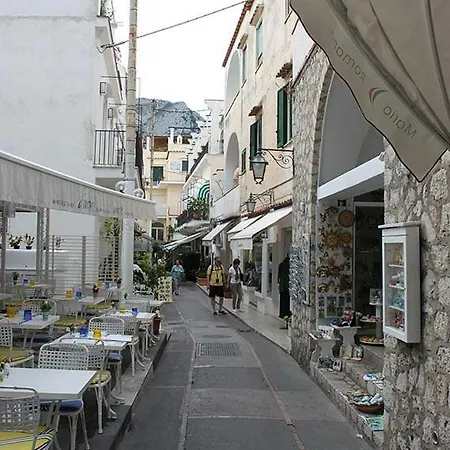 Aparthotel Villa Igea 3* Capri